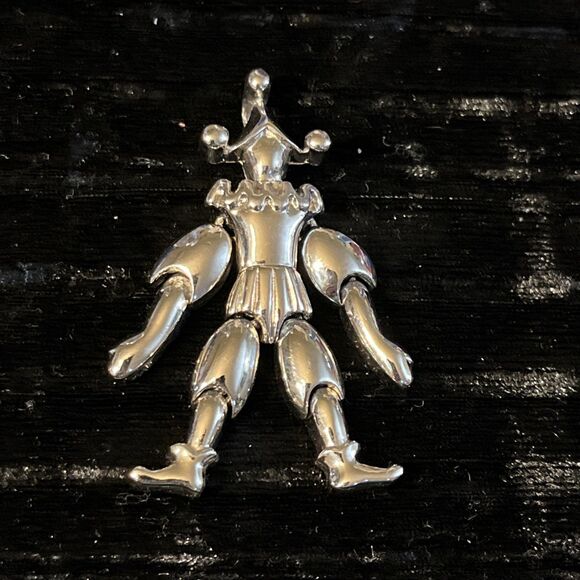 Vintage Rare HTF Silvertone Trifari Articulated Clown Jester Pendant - Picture 1 of 5
